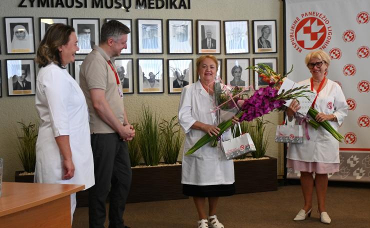 50 metų vienoje ligoninėje – tai ne tik skaičius. Tai tūkstančiai darbo dienų, pacientų istorijų, išsaugotų gyvybių, perduotų žinių, užaugintų kolegų ir neįkainojamos patirties