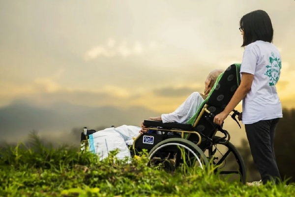 0001_hospisas_1633605021-48bce72049623f0a2522345914a6b1e8.jpg
