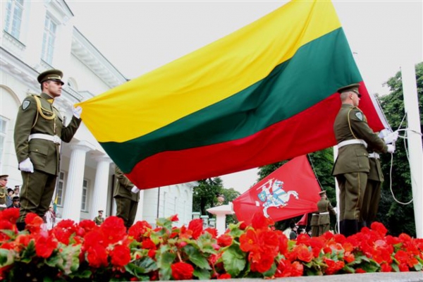 0001_lietuvos-veliava_1640953853-b5c73374d70a0bb3695c9da2879b273c.jpg