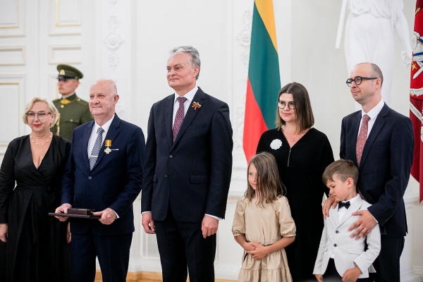 0002_prezidentas-su-r-tumo-seima_1594108491-0e039d8695fff5d90e2f668bc3f9566f.jpg